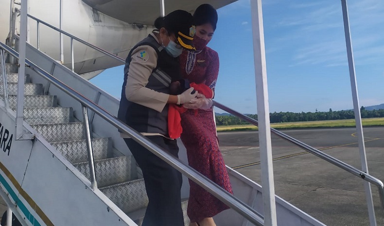Penampakan Penumpang Melahirkan di Pesawat Lion Air JT 797 Mendarat di Bandara Pattimura