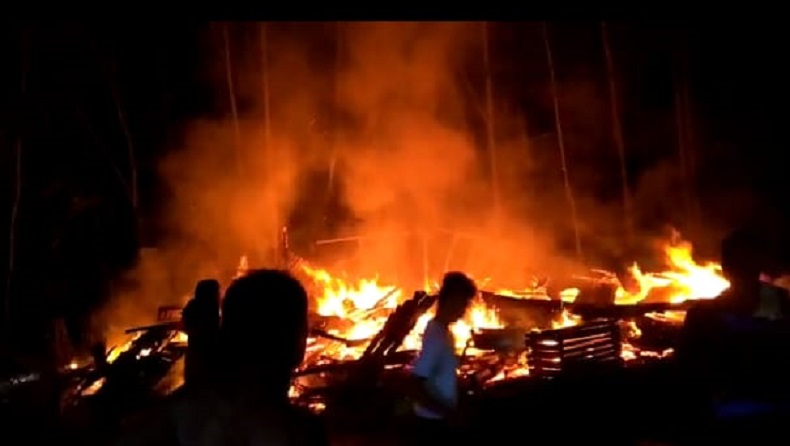 Ditinggal Ayah Mengisi Baterai Ponsel ke Tetangga, Balita Tewas Terpanggang di Rumah