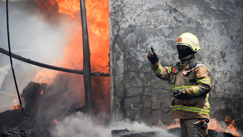 Pabrik Kasur Ludes Terbakar  di Cimahi  - Bagian 2