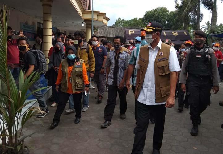 title Kepala BNPB Minta Pengelolaan SOP Tempat Pengungsian Merapi Aman dari Covid-19 Kepala BNPB Minta Pengelolaan SOP Tempat Pengungsian Merapi Aman dari Covid-19