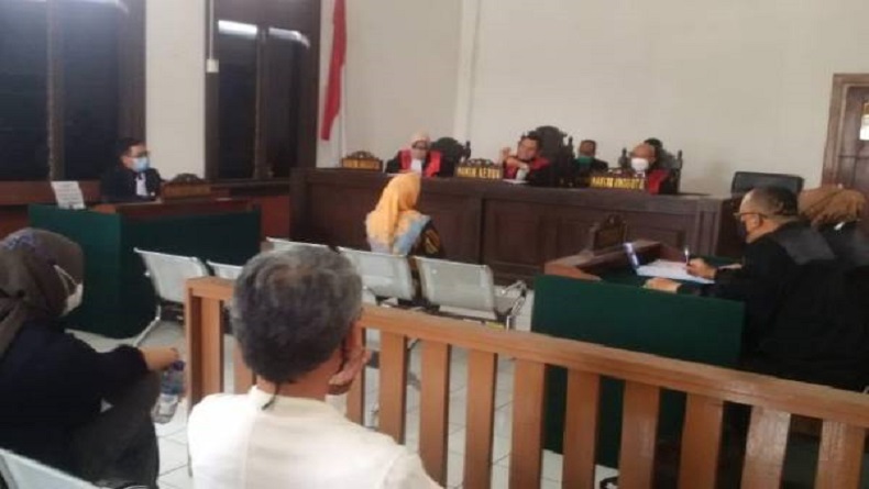 Gegara Komentar di FB, IRT Dituntut 2 Tahun Penjara, Kuasa Hukum Minta Klien Dibebaskan