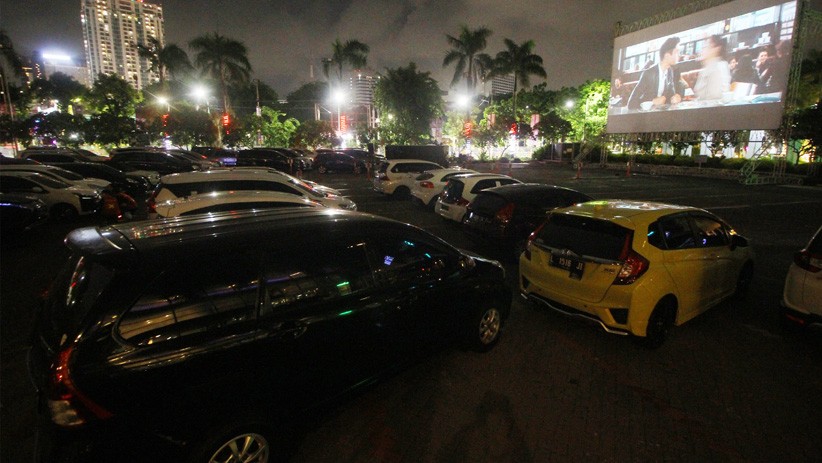 Antusiasme Warga Surabaya Nonton Bioskop Drive-In - Bagian 2