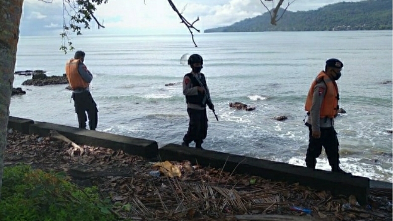 Antisipasi Bencana Alam, Personel Brimob Polda Maluku Patroli SAR