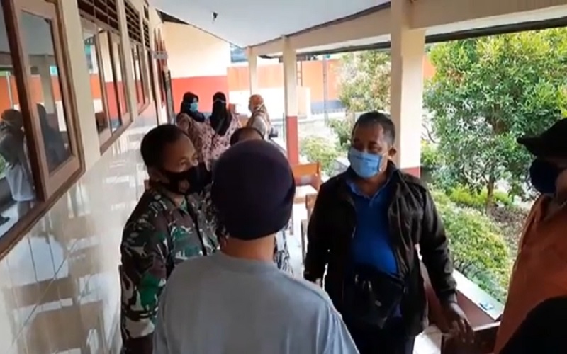 title Warga Purbalingga Tolak Keberadaan Rumah Kos untuk Isolasi Mandiri Pasien Covid-19 Warga Purbalingga Tolak Keberadaan Rumah Kos untuk Isolasi Mandiri Pasien Covid-19