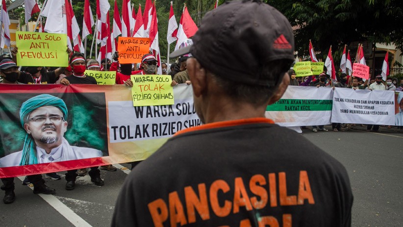 Aksi Tolak Habib Rizieq di Solo Dibubarkan Polisi - Bagian 1