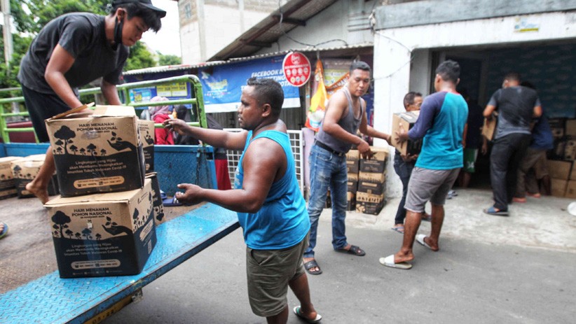 Distribusi Bantuan Sembako dari Pemprov DKI Jakarta - Bagian 3