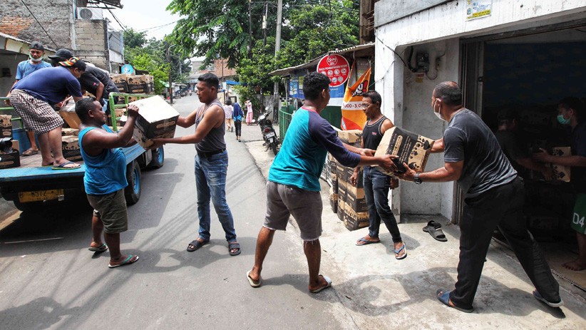 Distribusi Bantuan Sembako dari Pemprov DKI Jakarta - Bagian 2