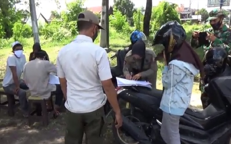 Gadis Belia di Wajo Hendak Kabur saat Terkena Razia Masker