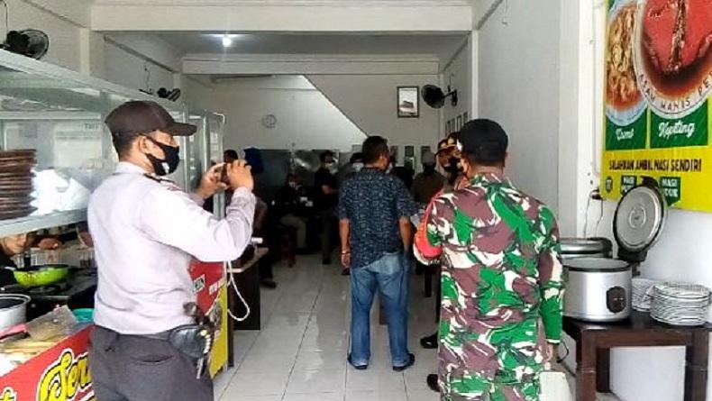 title Setelah Baliho Diturunkan, Giliran Konferensi Pers PA 212 yang Dibubarkan TNI Polri Setelah Baliho Diturunkan, Giliran Konferensi Pers PA 212 yang Dibubarkan TNI Polri