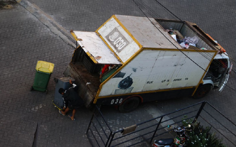 title DPRD Kota Makassar Usulkan Perbaikan Truk Sampah di Kecamatan Diserahkan ke Pihak Ketiga DPRD Kota Makassar Usulkan Perbaikan Truk Sampah di Kecamatan Diserahkan ke Pihak Ketiga
