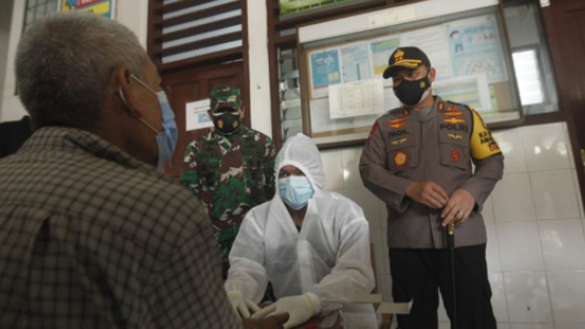 Kapolda Metro Jaya Irjen Fadil Imran Datangi Petamburan Cek Rapid Test Massal - Bagian 1