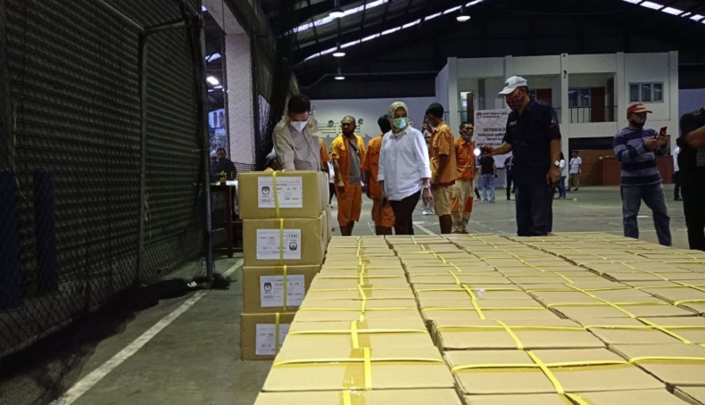 Terima Surat Suara Pilkada, KPU Sulut Siap Distribusikan ke Kabupaten/Kota