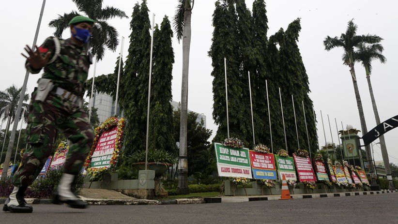 Deretan Karangan Bunga Dukung Pangdam Jaya Copot Spanduk Habib Rizieq - Bagian 2