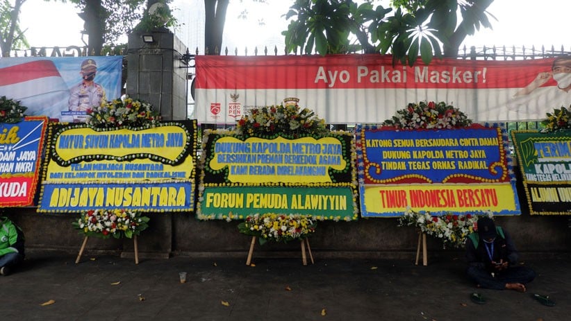Selain Markas Kodam Jaya, Karangan Bunga Juga Banjiri Polda Metro Jaya - Bagian 1