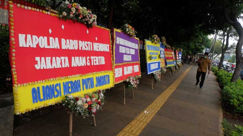 Selain Markas Kodam Jaya, Karangan Bunga Juga Banjiri Polda Metro Jaya - Bagian 3