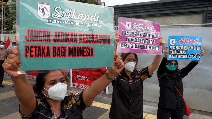 Tuntut Usut Video Syur Mirip Gisel, Sejumlah Perempuan Demo di Polda Metro Jaya - Bagian 2