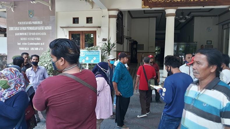Enggan Direlokasi, PKL di Kota Probolinggo Temui Anggota DPRD dan Minta Solusi