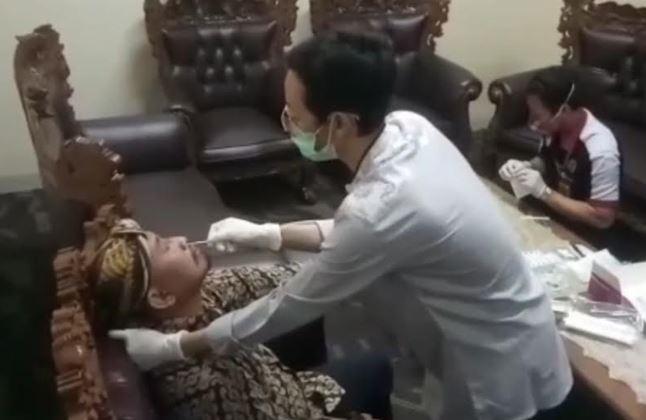 title Klaster Covid usai Tur Bupati Brebes ke Bromo Bertambah Jadi 36 Orang Klaster Covid usai Tur Bupati Brebes ke Bromo Bertambah Jadi 36 Orang
