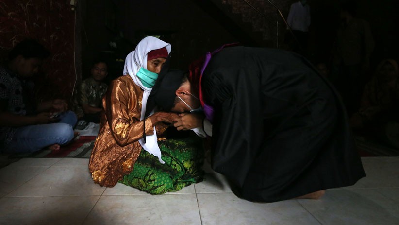 Potret Pria Tunadaksa Asal Madura Raih Gelar Sarjana Hukum UM Surabaya - Bagian 3