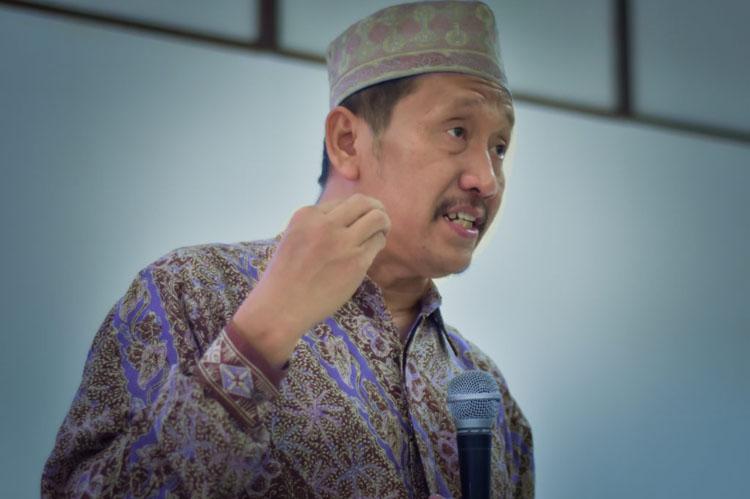 Guru Besar UGM Purwo Santoso: Mendagri Tak Bisa Pecat Kepala Daerah karena Covid-19