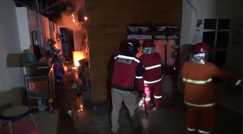 Apes, Rumah yang Baru Selesai Direnovasi di Probolinggo Hangus Terbakar Diduga akibat Korsleting Listrik