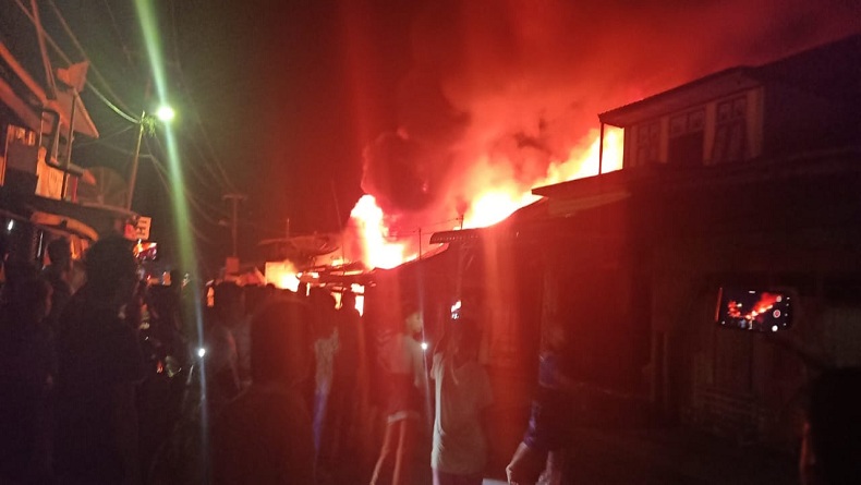 Rumah Sekda Nias dan Belasan Bangunan Terbakar, Kerugian mencapai Miliaran Rupiah