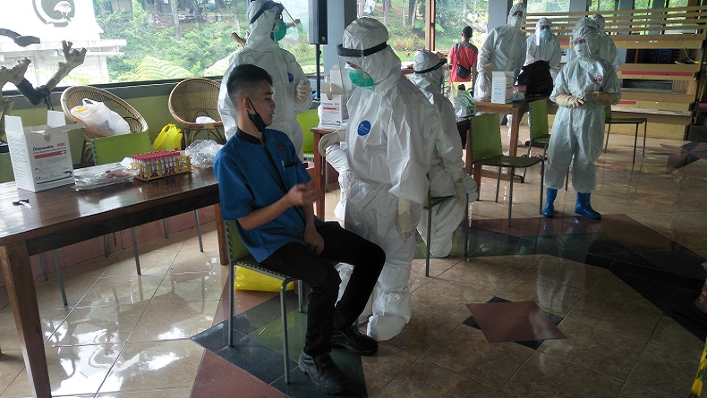 Jelang Libur Akhir Tahun, 462 Pekerja Sektor Wisata di KBB Dites Swab