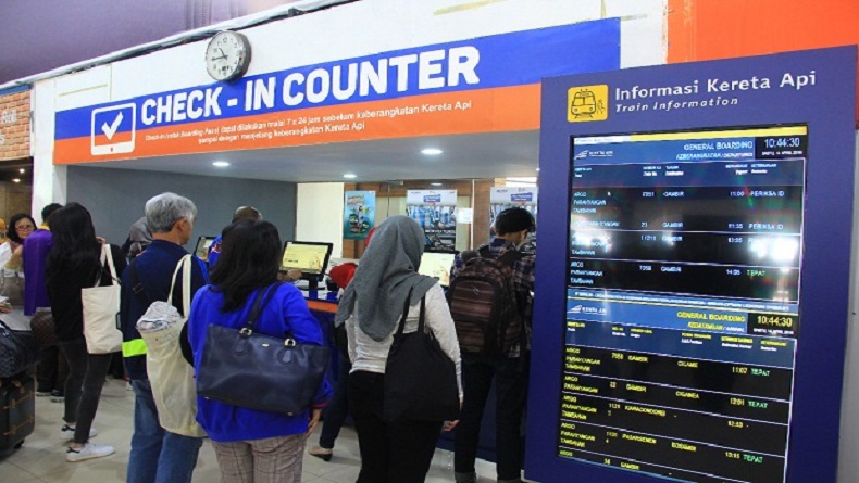 Jelang Nataru, Penumpang dari Semarang Buru Tiket KA Jurusan Jakarta dan Surabaya 