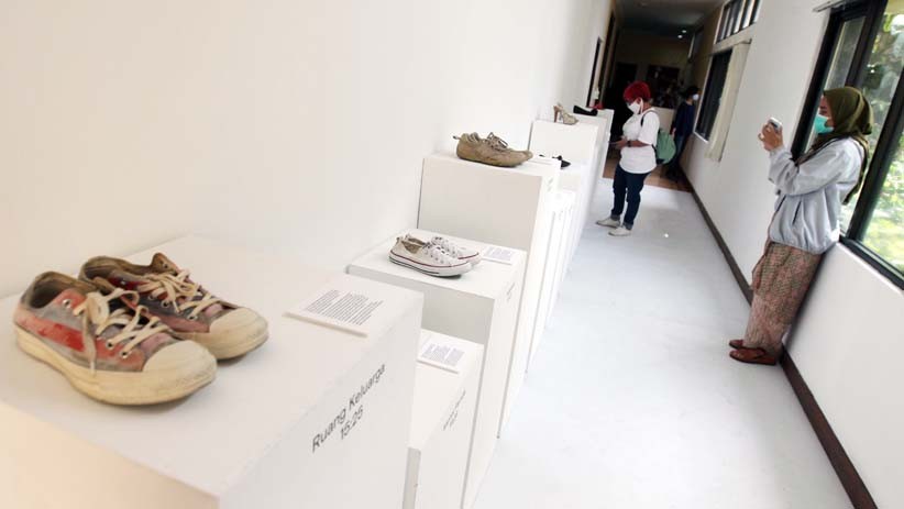 Korban Kekerasan Seksual Bercerita lewat Shoes Art Installation - Bagian 5