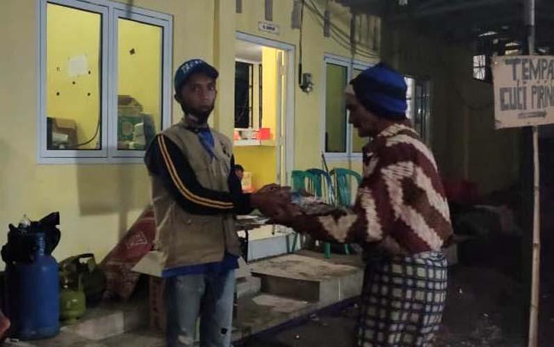 title 120 KK Pengungsi Merapi Dapat Bantuan Paket Perlengkapan Mandi dan Sarung 120 KK Pengungsi Merapi Dapat Bantuan Paket Perlengkapan Mandi dan Sarung
