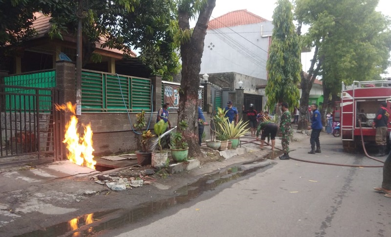 Warga Panik Sambungan Gas PGN di Mojokerto Terbakar, Diduga karena Pipa Bocor