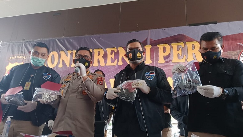 Pemuda Tasikmalaya Diringkus Polisi Gegara Jual Senpi Ilegal di Toko Online