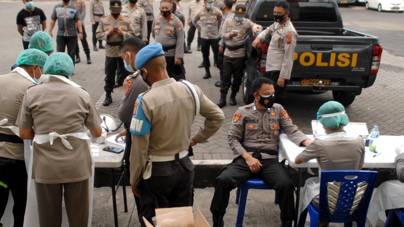 770 Personel Pengamanan Pilkada Sulawesi Utara Jalani Rapid Test Covid-19 - Bagian 2
