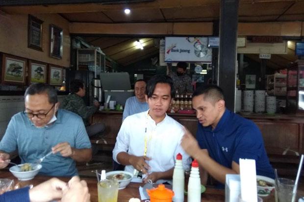 Sarapan Soto Bareng, Begini Momen Keakraban Putra Jokowi dan Putra Amien Rais