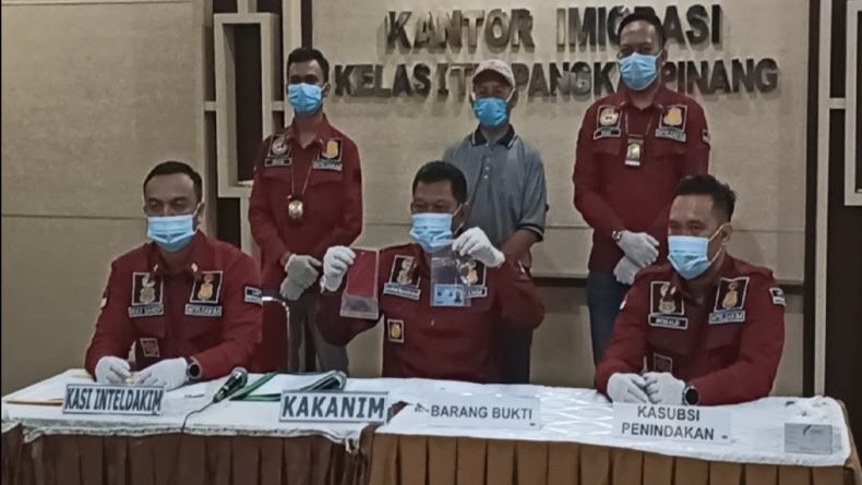 Langgar Izin Tinggal, Imigrasi Pangkalpinang Deportasi WNA Malaysia