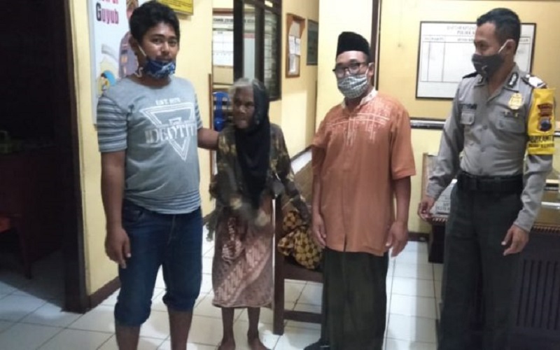 Duduk Kebingungan di Pertigaan Pasar, Nenek di Purbalingga Ternyata Tersesat