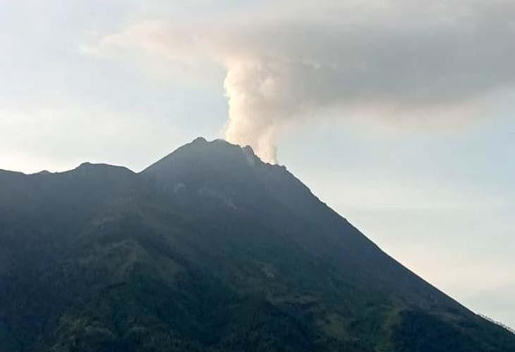 Sehari Terdengar 8 Kali Gemuruh dari Puncak Merapi