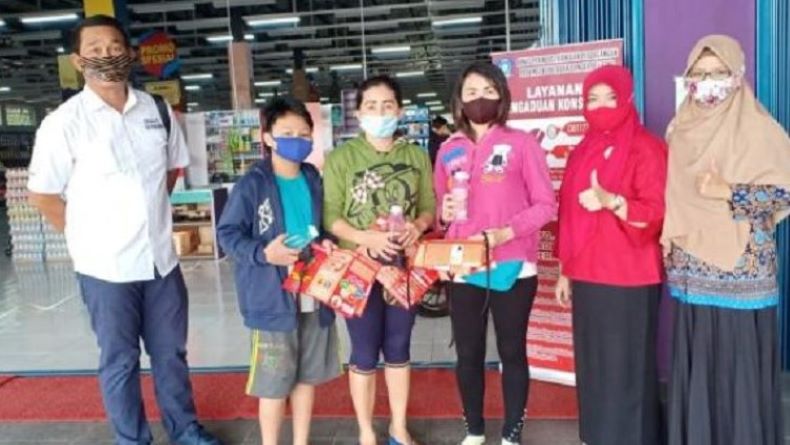 Cegah Penyebaran Covid-19, Ribuan Masker Dibagikan di Pusat Perbelanjaan Bangka