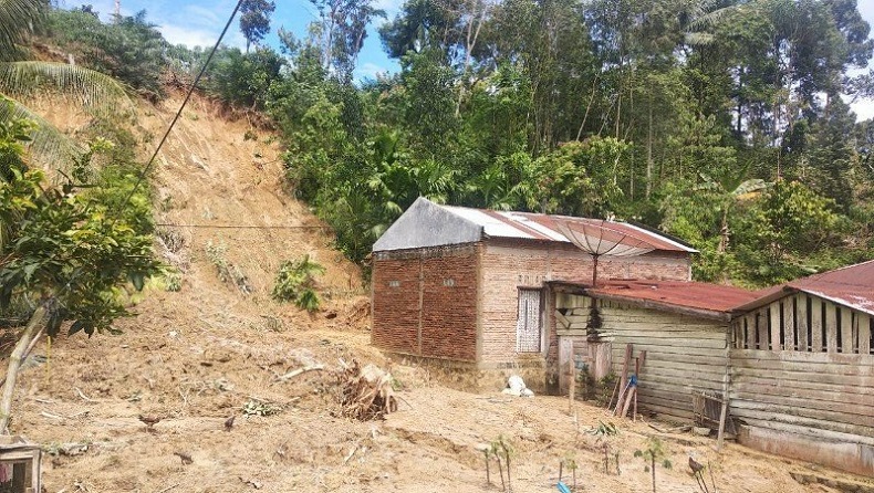 Tapian Dolok Simalungun Diterjang Longsor, 42 Rumah Tertimbun