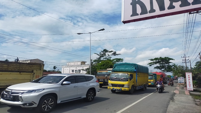 Akibat Banjir, Kemacetan Sejauh 4 Km di Jalan Medan-Tebingtinggi