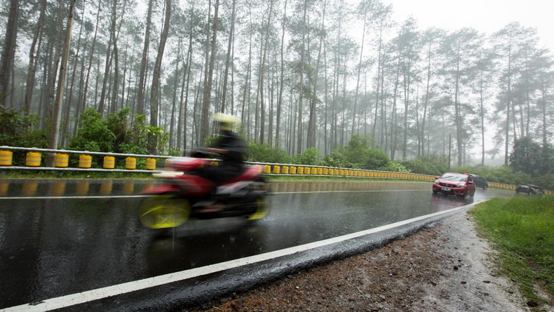 Antisipasi Kecelakaan, Dishub Jabar Bakal Pasang Roller Barrier di 3 Titik Rawan