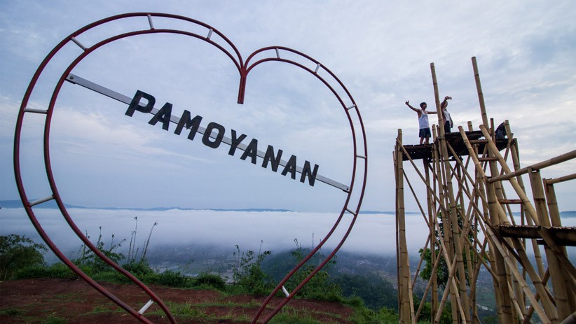 Pesona Keindahan Alam Bukit Pamoyanan Subang - Bagian 2