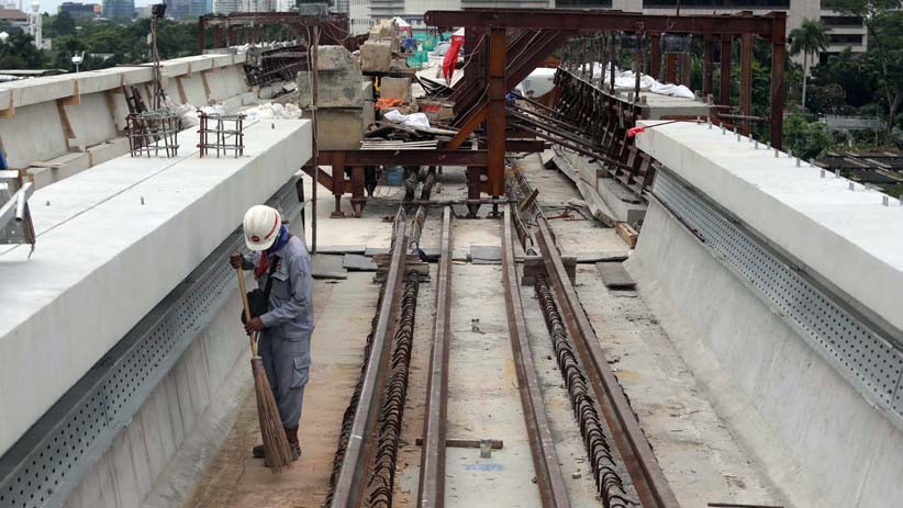 Menhub Cek Progres Pembangunan LRT Jabodebek di Dukuh Atas - Bagian 4