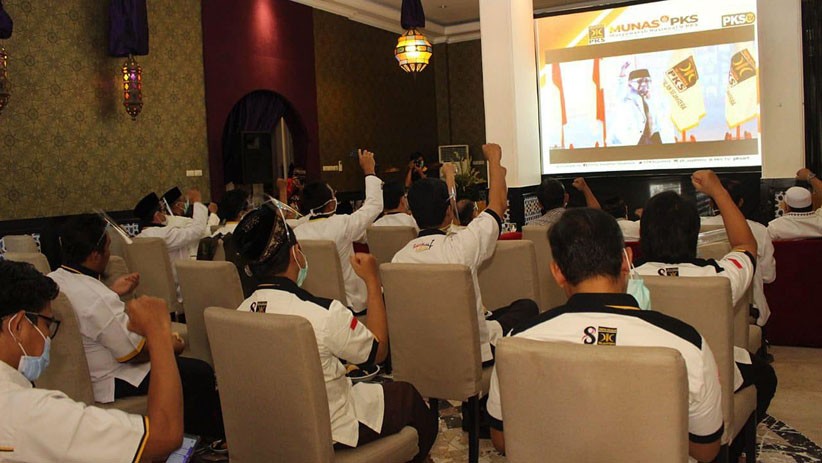 PKS Gelar Nobar Munas V dengan Protokol Kesehatan - Bagian 1