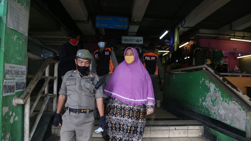 Pedagang Pasar Tradisional Wonokromo Surabaya Jalani Swab Test Covid-19 Gratis - Bagian 5