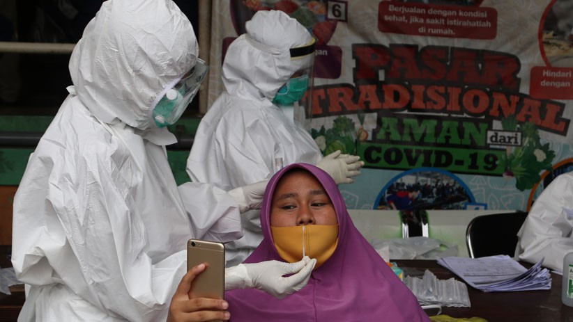 Pedagang Pasar Tradisional Wonokromo Surabaya Jalani Swab Test Covid-19 Gratis - Bagian 4