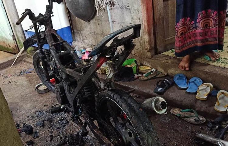 Teledor saat Menuang Bensin, Sepeda Motor Ludes Terbakar di Kulonprogo