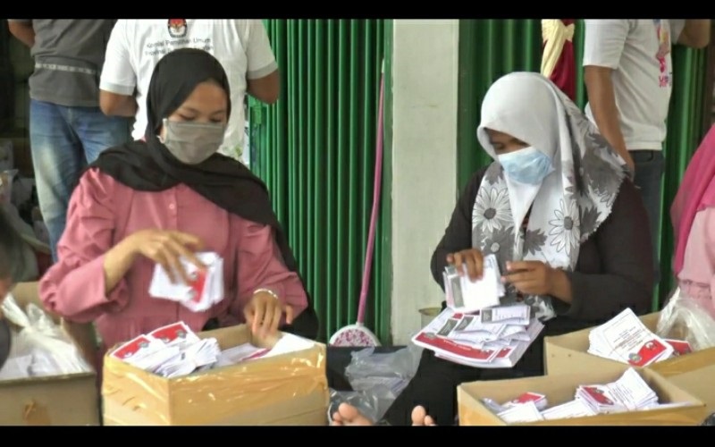 KPU Temukan Ratusan Surat Suara Pilkada OKU Selatan Rusak