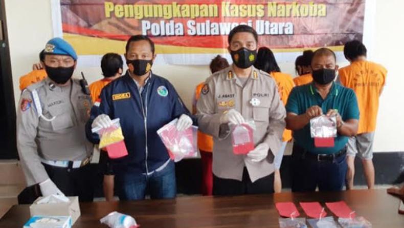 title Polda Sulut Bongkar Kasus Sabu, Obat Keras dan Miras, 7 Orang Jadi Tersangka Polda Sulut Bongkar Kasus Sabu, Obat Keras dan Miras, 7 Orang Jadi Tersangka
