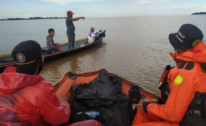 Sampan Karam, Warga Kubu Raya Diduga Tenggelam di Sungai Kakap